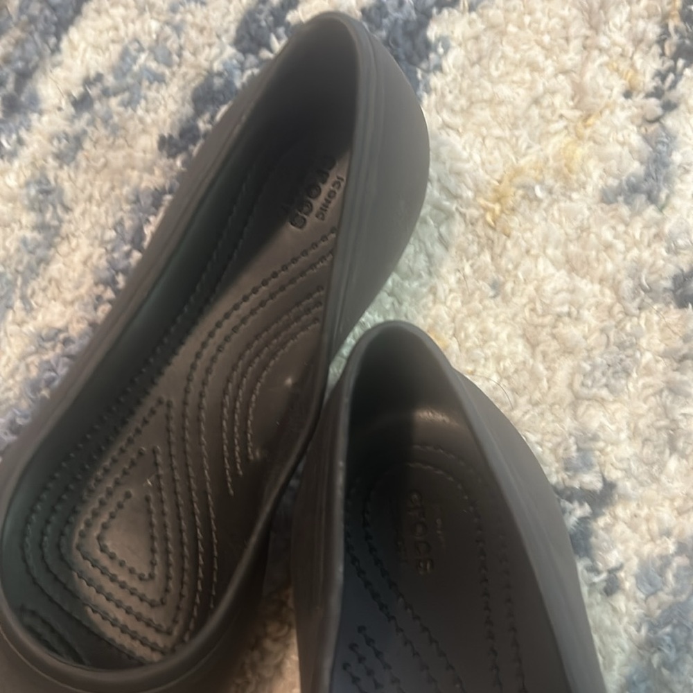 Crocs size 8 - Picture 3 of 3